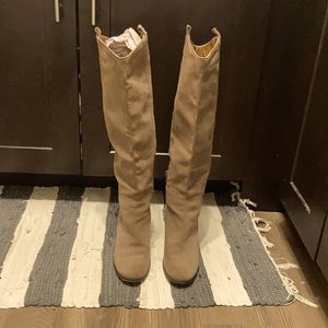 Dolce Vita Tall Beige Suede Boots Sz 8